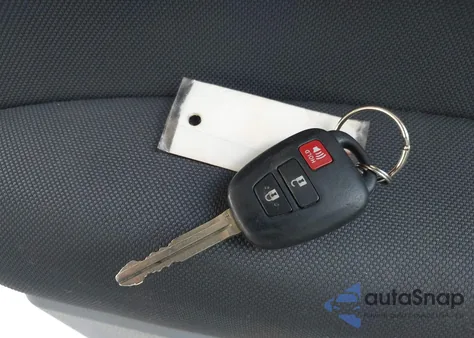 2018 Toyota Highlander Le from USA, damaged, VIN 5TDZZRFHXJS264789